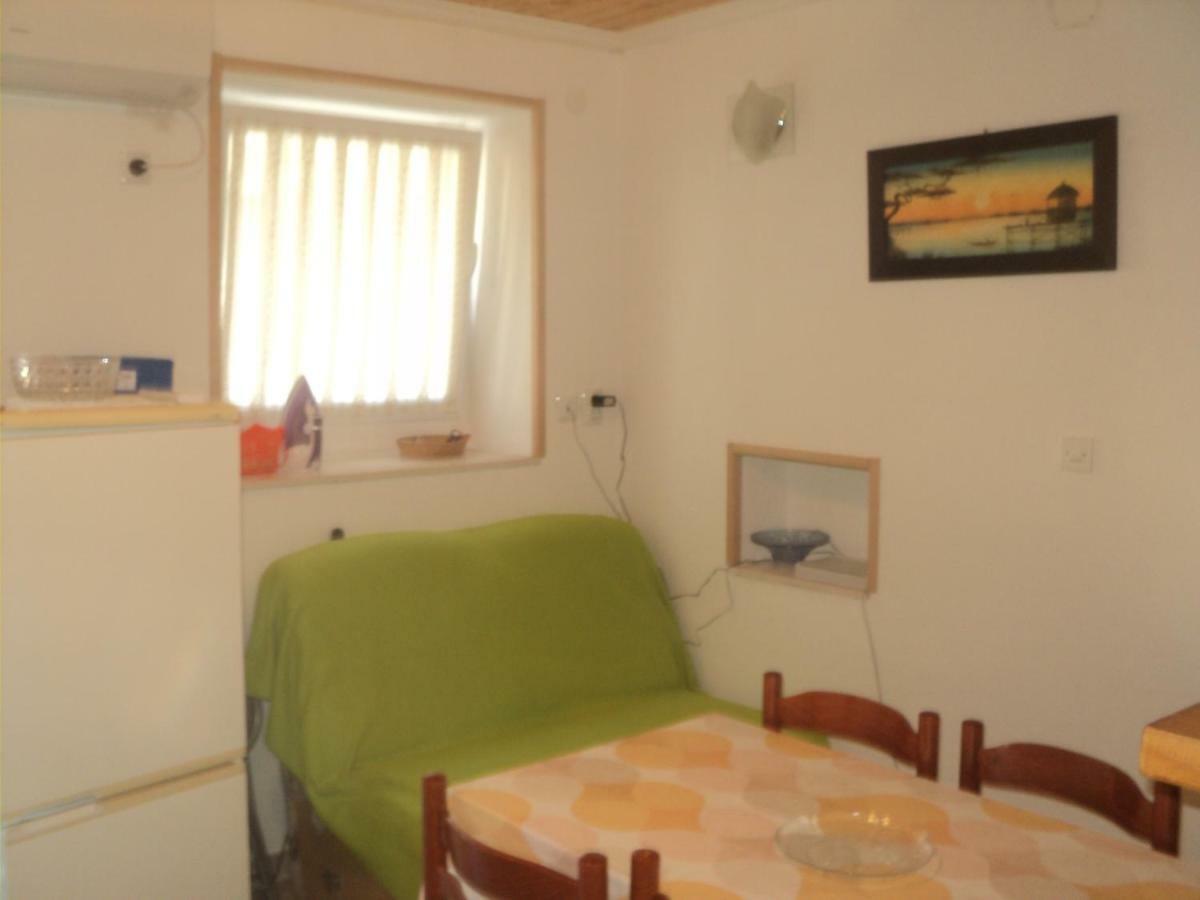 Studio Apartman Kastel Kambelovac Kaštela Exteriör bild