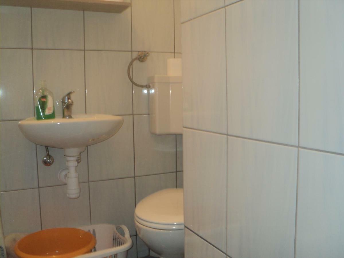 Studio Apartman Kastel Kambelovac Kaštela Exteriör bild