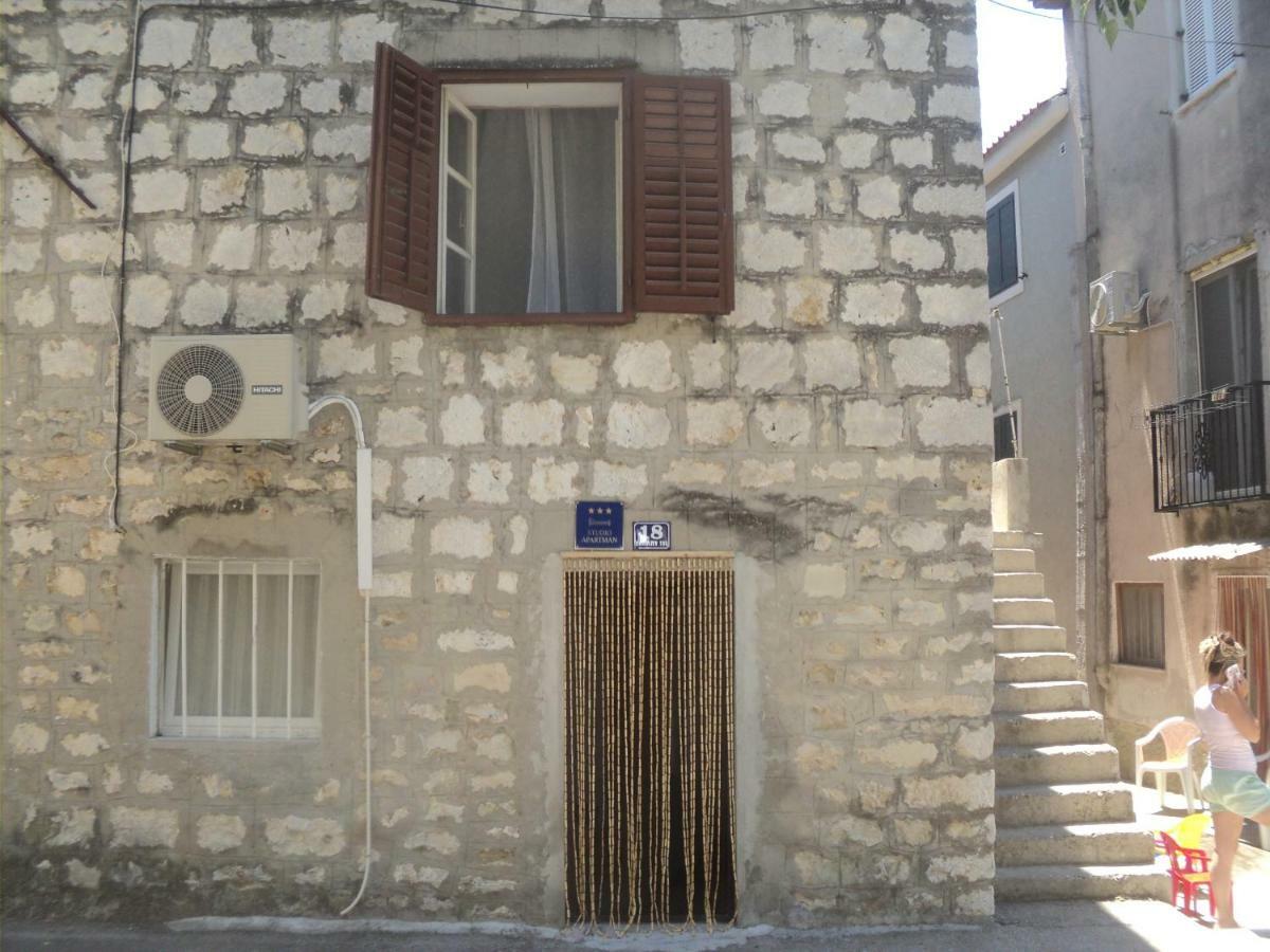 Studio Apartman Kastel Kambelovac Kaštela Exteriör bild